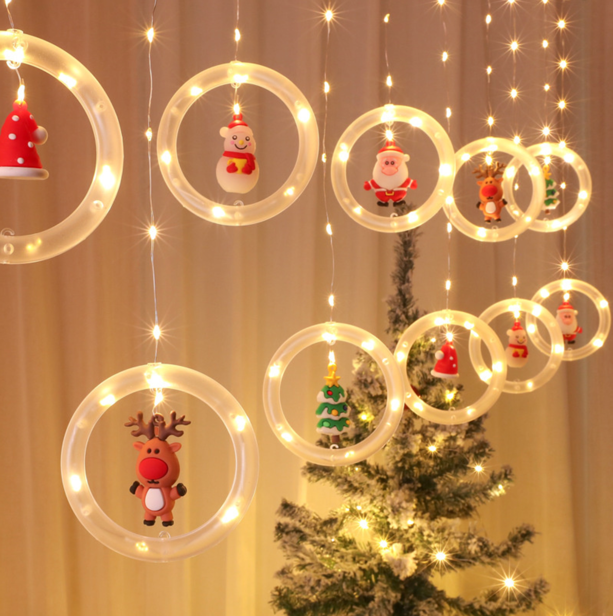 CORTINAS EN AROS DE FIGURAS DE NAVIDAD - Ilumina tu Casa