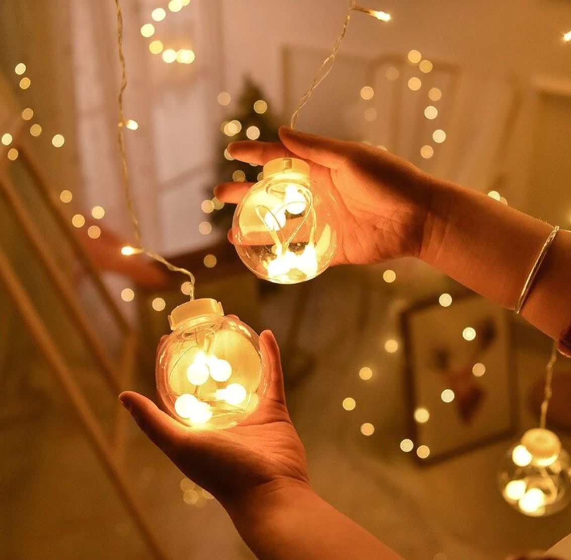Cortina Led en Esfera Transparente en Luz Cálida USB